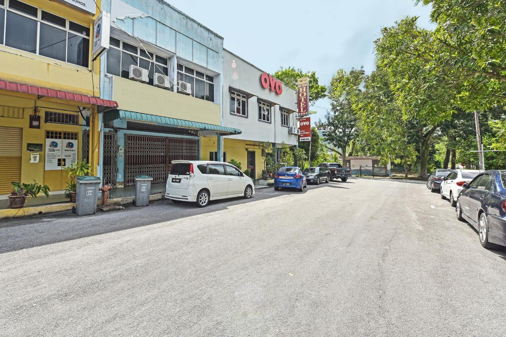 Super Oyo 44036 Hotel De Perdana Hill Batu Pahat Exteriör bild