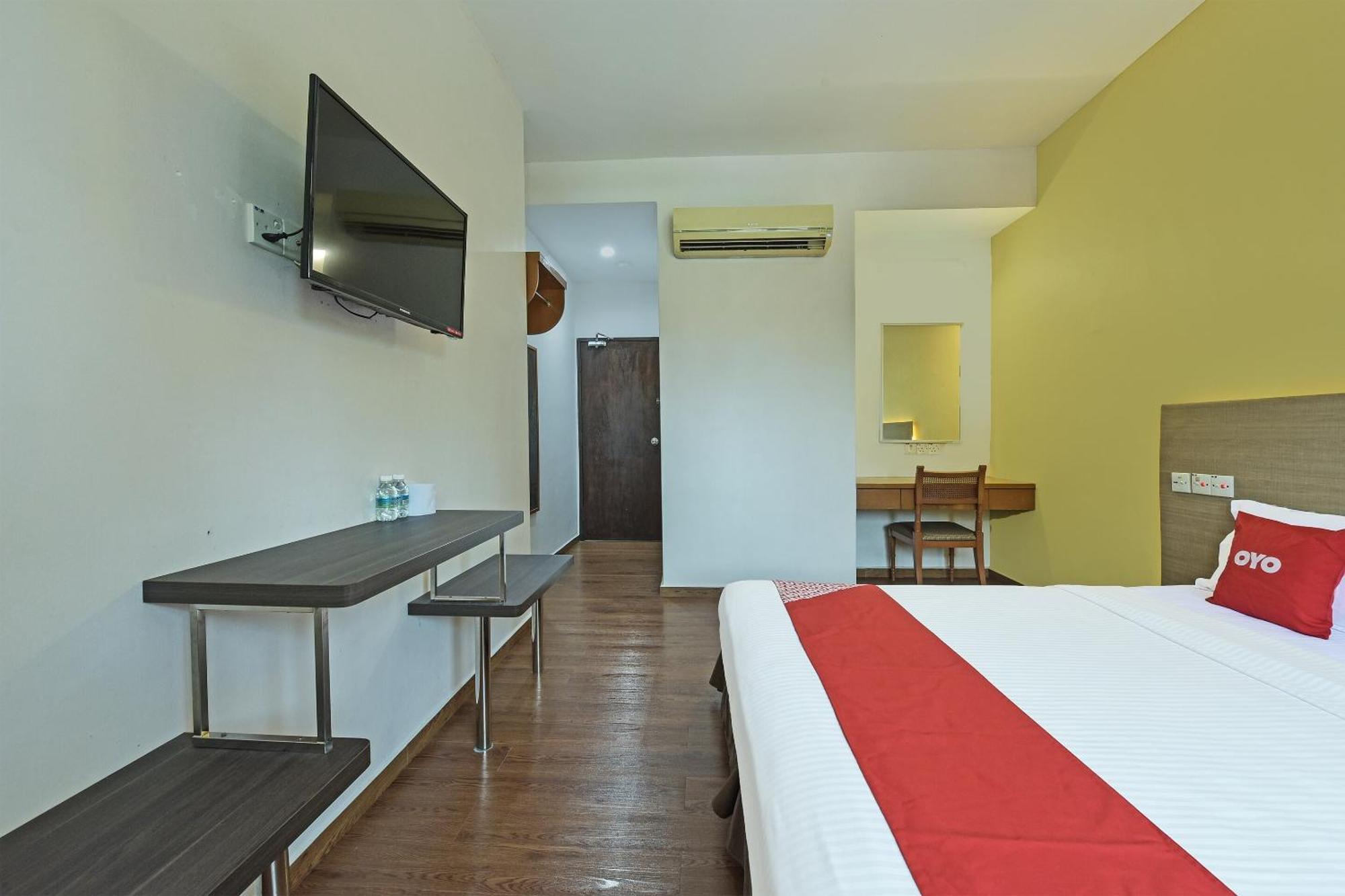 Super Oyo 44036 Hotel De Perdana Hill Batu Pahat Exteriör bild