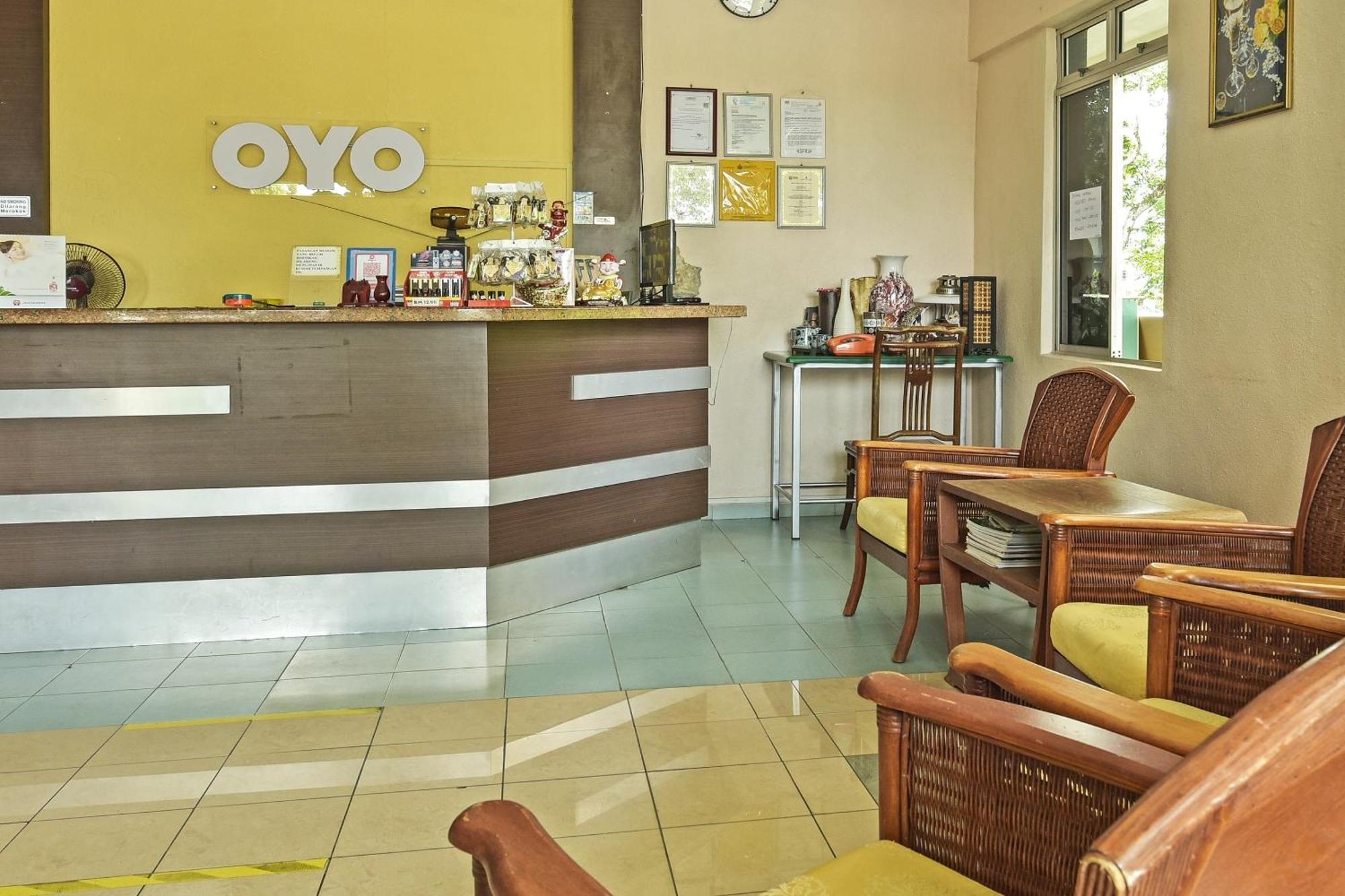 Super Oyo 44036 Hotel De Perdana Hill Batu Pahat Exteriör bild